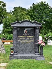 Ehrenhalber gewidmetes Grab auf dem Wiener Zentralfriedhof