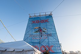 XOOX Bold North Zip Line over the Mississippi River, 2018 Super Bowl LII, Minneapolis, Minnesota (39034970165).jpg