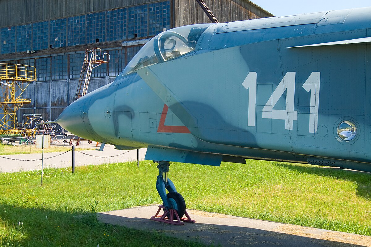 1200px-Yakovlev_Yak-141_%40_Central_Air_Force_Museum.jpg