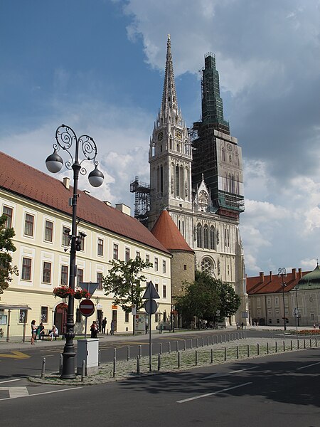 File:Zagreb Kathedrale.JPG