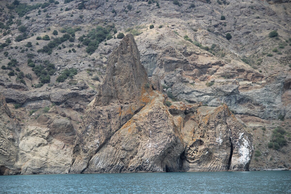 Каан карадаг фото