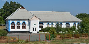 Млиновская средняя школа I-II ступеней построена в 1912 году по проекту Афанасия Сластиона.