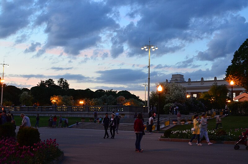 File:Парк имени Горького в Москве. Фото 80.jpg