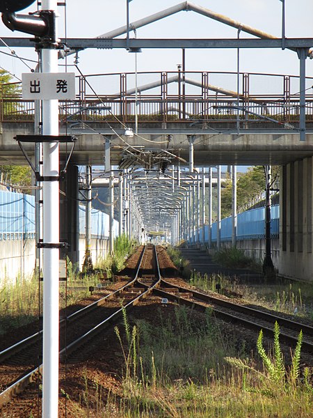 File:ウッディタウン中央駅ホームから南方向を望む - panoramio.jpg