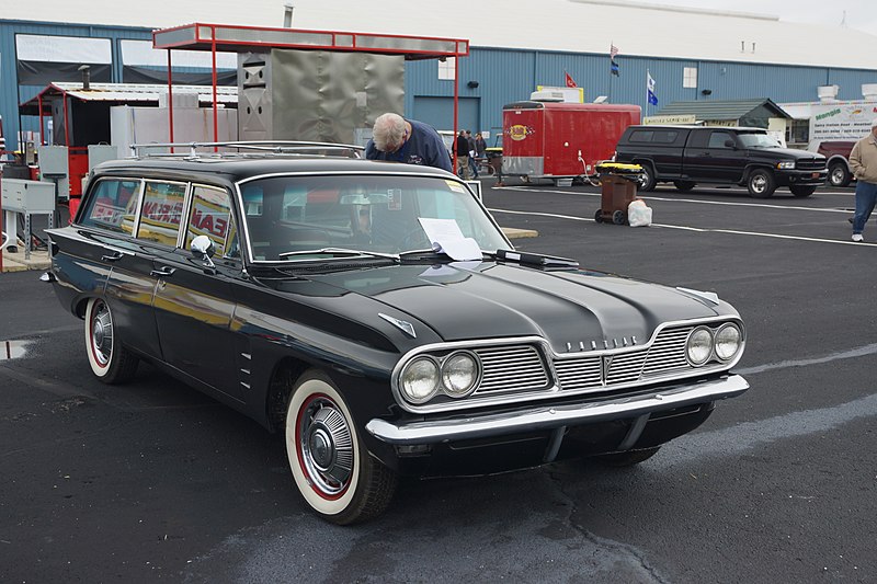 File:1962 Pontiac Tempest Custom Safari (33934454973).jpg