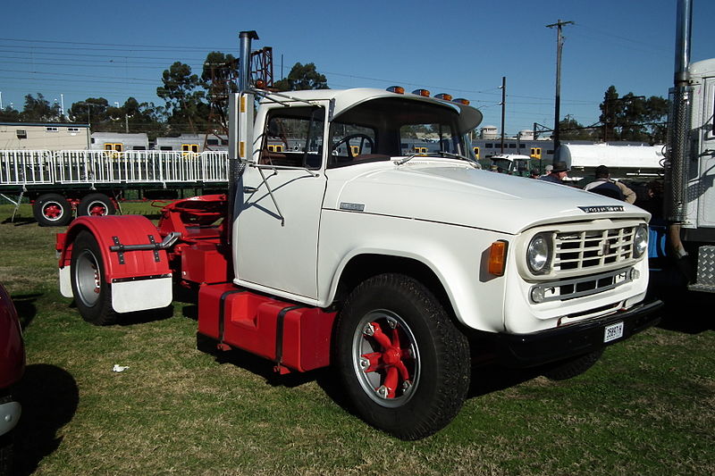 File:1973 International D1950 prime mover (5986717469).jpg