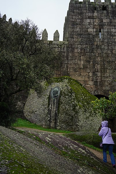 File:20200201 GuimarãesCastle 4417 (49654323692).jpg