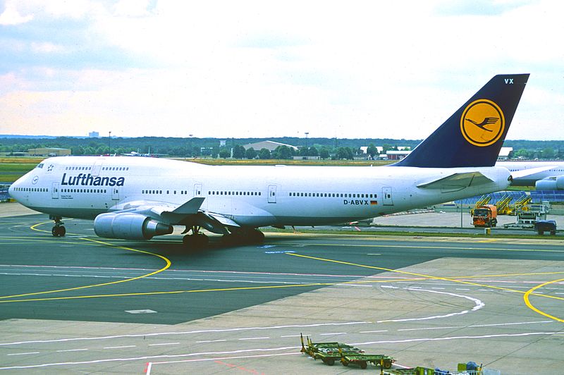 File:307ah - Lufthansa Boeing 747-400; D-ABVX@FRA;10.07.2004 (8538221269).jpg
