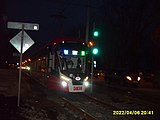 Tranvía en la ruta No. 4 cerca del pueblo de trabajo