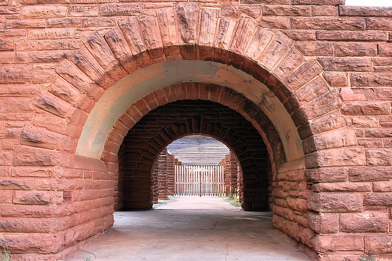 File:Abilene SP Concession Stand Arches.jpg