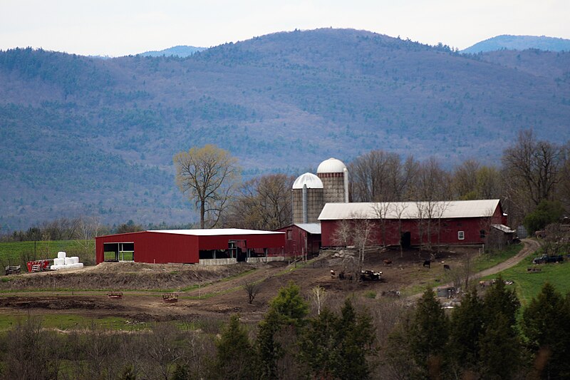 File:Adirondack Mountains and barn seen from NY-40, Hartford, New York.jpg