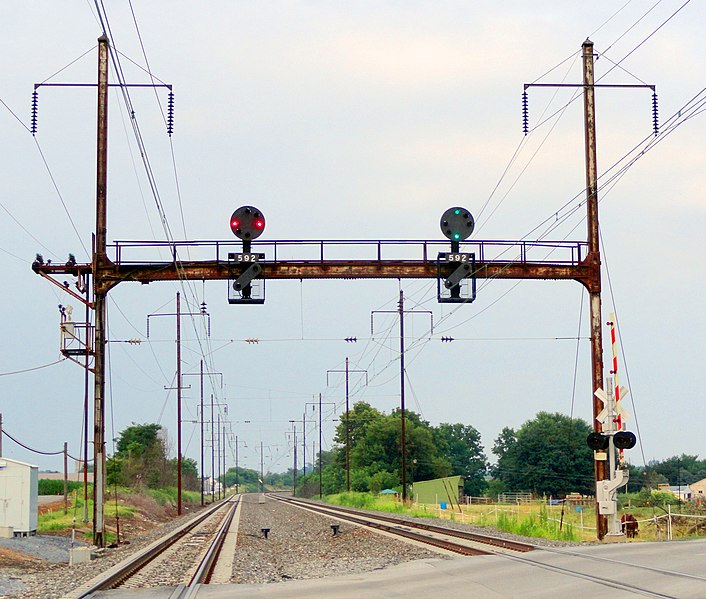 File:Amtk Keystone Corr signals 01.jpg