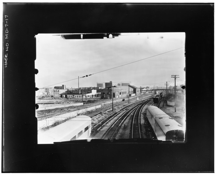 File:BELT POWERHOUSE, DIAGONAL VIEW FROM LEE STREET VIADUCT TO THE NORTH Copy photograph of photogrammetric plate LC-HAER-GS05-B-1977-1010L. - Baltimore and Ohio Railroad, Camden HAER MD,4-BALT,126-17.tif