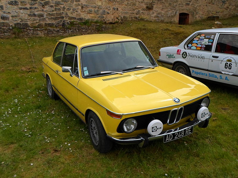 File:BMW 2002 Blaye 2013 02.JPG