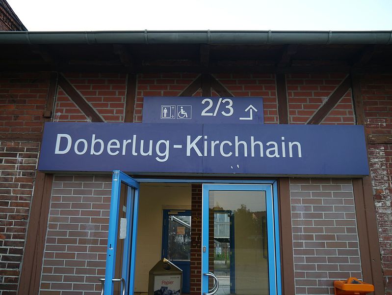 File:Bahnhof Doberlug-Kirchhain 2015 (Alter Fritz) 04.jpg