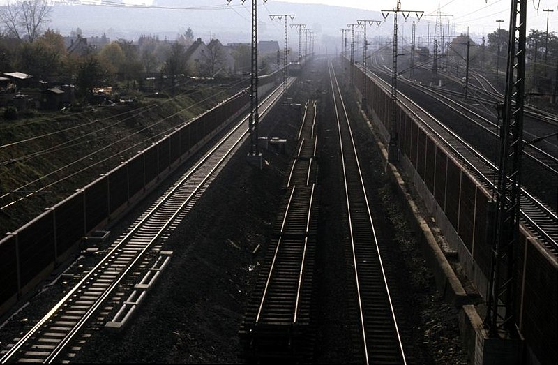 File:Bahnhof Fulda Südkopf Bauarbeiten 1987-10-30b.jpg