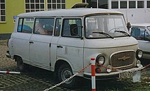 Un Barkas B1000 in versione minibus