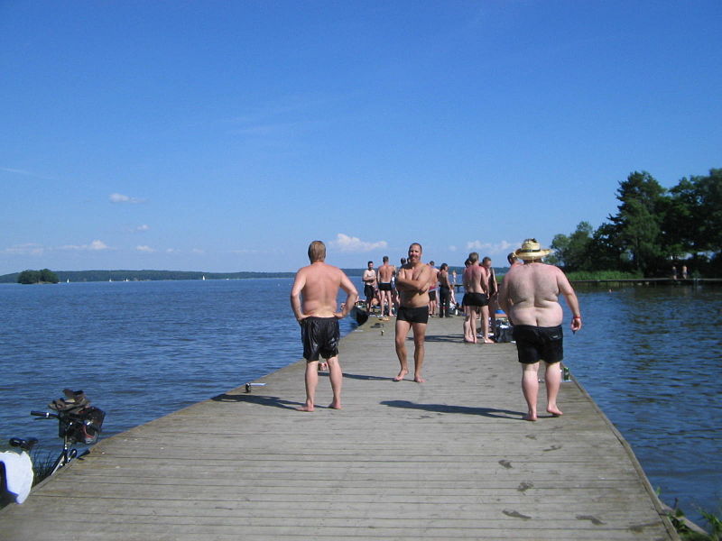 File:Beach at Johannisberg camping during Power Big Meet 2005.jpg