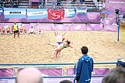 Deutsch: Beachhandball bei den Olympischen Jugendspielen 2018; Tag 6, 12. Oktober 2018; Mädchen, Hauptrundenspiel – Ungarn-Niederlande 2:1 English: Beach handball at the 2018 Summer Youth Olympics at 12 October 2018 – Girls Main Round – Hungary-Netherlands 2:1