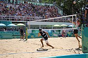 Deutsch: Beachvolleyball bei den Olympischen Jugendspielen 2018; Tag 11, 17. Oktober 2018; Jungen, Spiel um Platz 3 – Argentinien-Ungarn 2:0 (21–15/21–15) English: Beach volleyball at the 2018 Summer Youth Olympics at 17 October 2018 – Bronze Medal Match – Argentina-Hungary 2:0 (21–15/21–15)