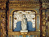 Au centre du retable, une statue de la Vierge à l'Enfant de Bétharram. Œuvre d'Alexandre Renoir (1845)