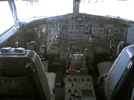 Fail:Boeing_737_cockpit.jpg