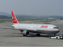 Un Boeing 767 de la Lauda Air, semblable à l'appareil qui s'écrasa en 1991 après le déploiement en vol d'un des inverseurs de poussée.