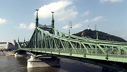 Budapesti Szabadság híd Pestről 2014.JPG