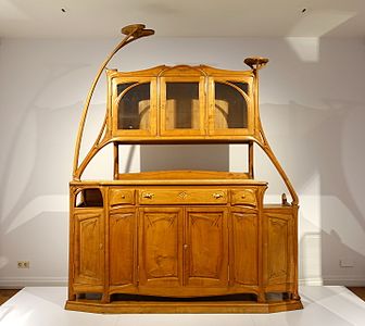 Buffet of cherry wood, brass, and glass (1899-1900) (Bröhan Museum, Berlin)