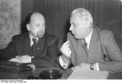 Walter Ulbricht ve Herbert Warnke.  1953