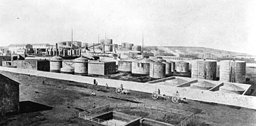Raffinerie à Bakou en 1912.