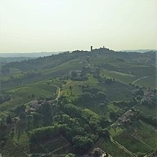 Luchtfoto van het landelijke landschap bij Calosso