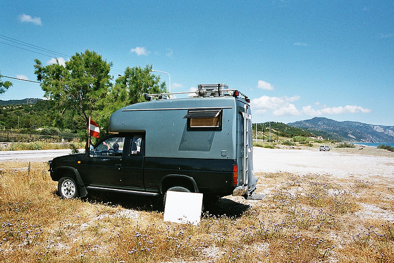 File:Camper lesbos.jpg