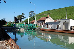 Mareuil-Sur-Ay: Géographie, Histoire, Politique et administration