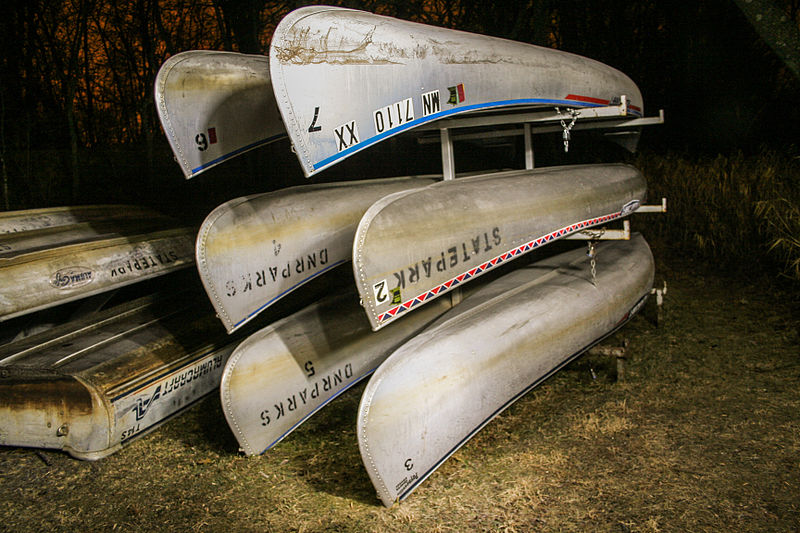 File:Canoes (15621975289).jpg