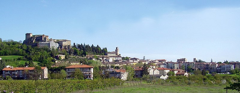 File:Castrocaro-panorama-sud.jpg