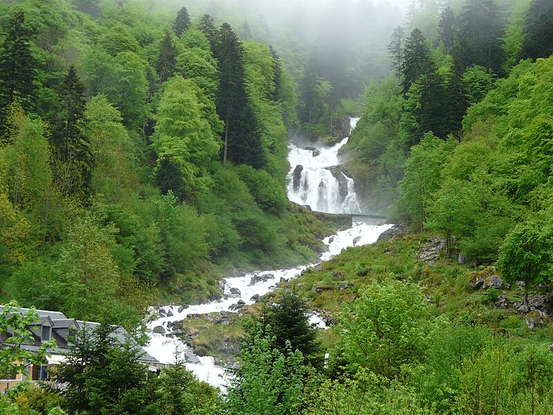 File:Cauterets cascade du Lutour (3).JPG