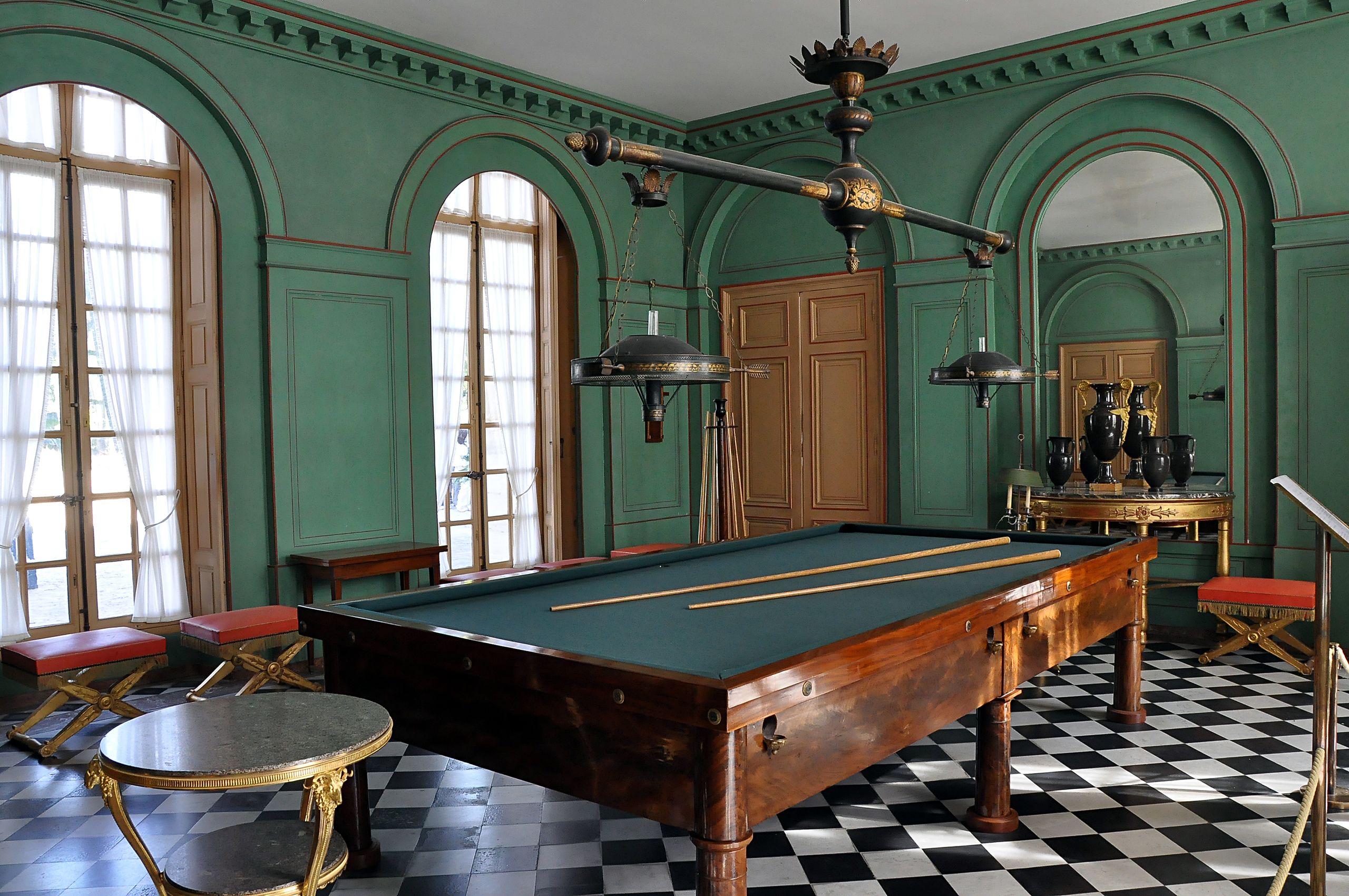 Fichier:Château de Malmaison - Salle de billard 001.jpg — Wikipédia