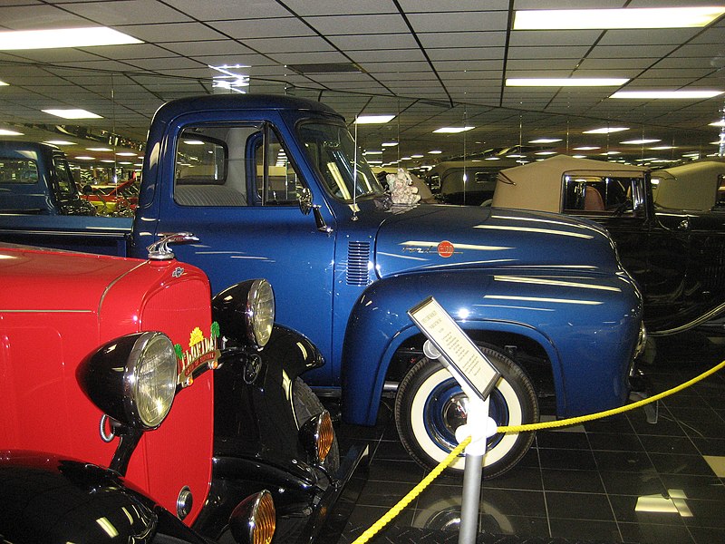 File:ChevyWreckerFordF100.jpg