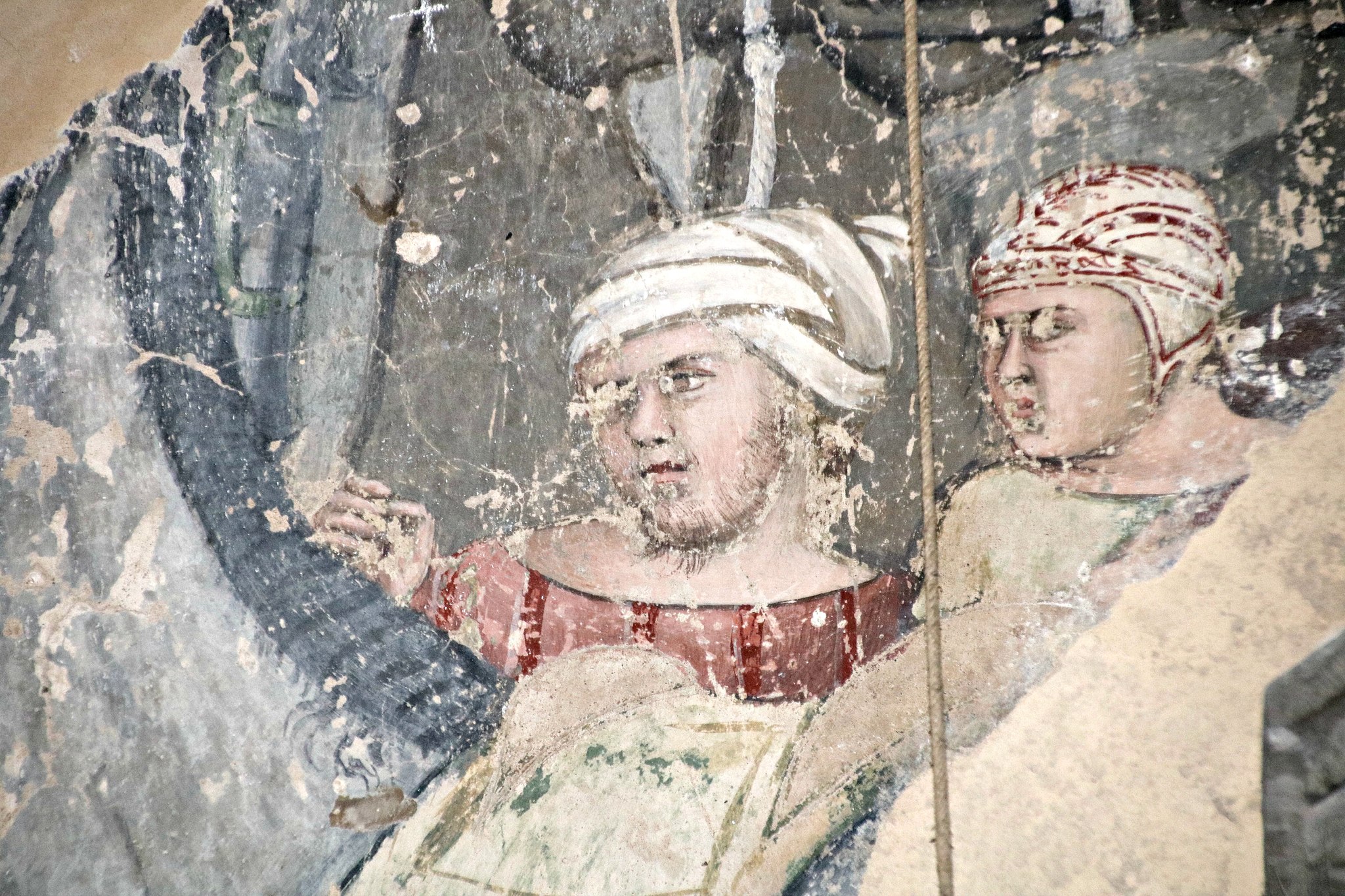 Dettaglio del grande affresco di scuola senese nella parete sinistra del transetto, scena dell' adorazione dei Magi, chiesa di San Francesco, Lucignano