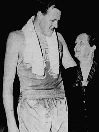 <span class="mw-page-title-main">Clyde Lovellette</span> American basketball player (1929–2016)