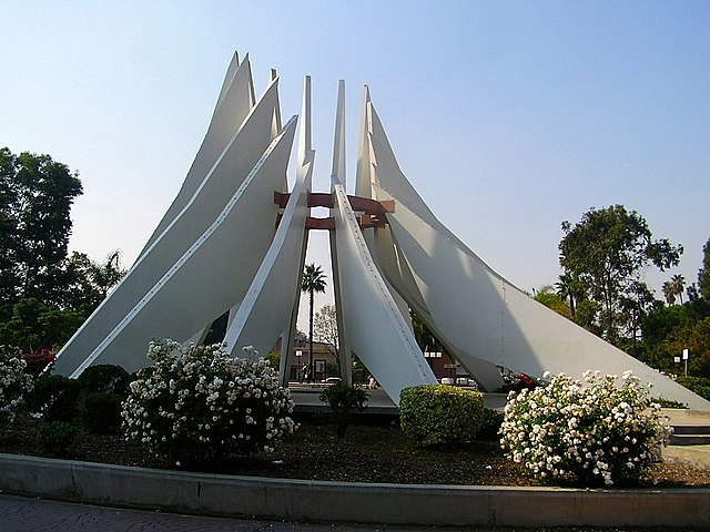 Image: Compton martin luther king monument