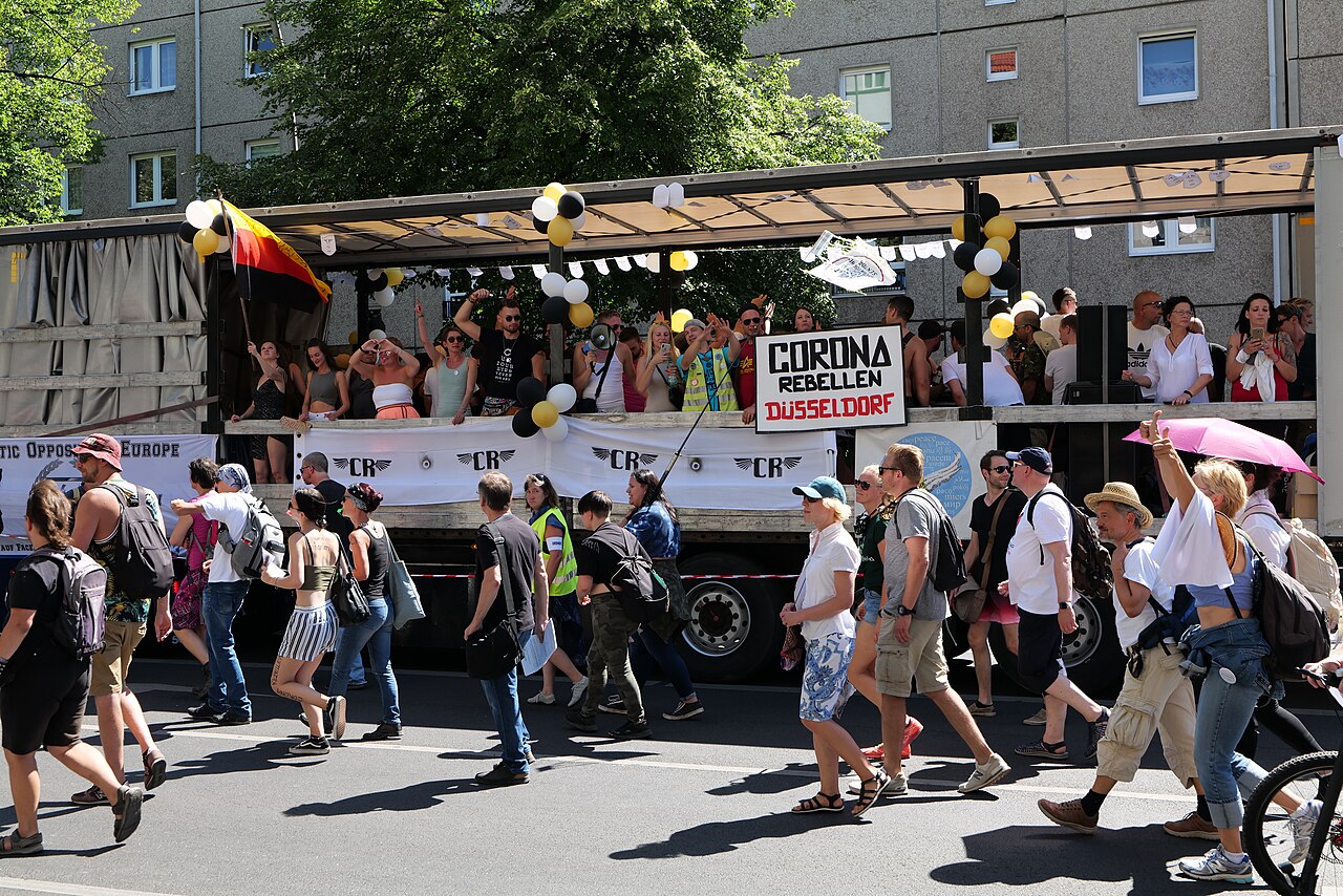 Conspiracy theorist protest Berlin 2020-08-01 115.jpg