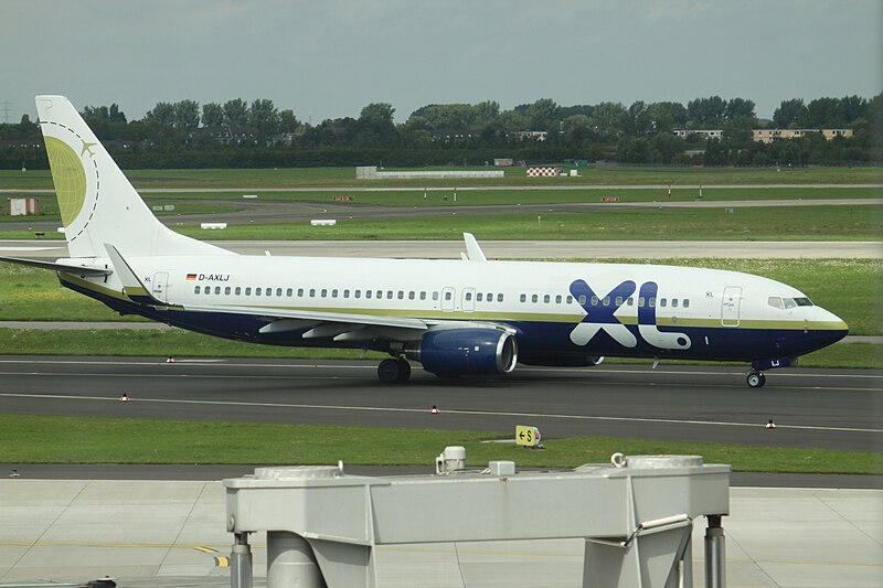 File:D-AXLJ Boeing 737 XL in basic Miami Air C-s (7303029688).jpg