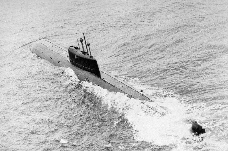 File:DN-SN-87-07042-Mike class submarine-1 Jan 1986.JPEG