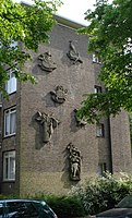6 wandreliëfs, Den Haag