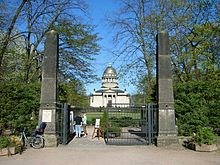 Dessau, Mausoleum, Eingang zum Tierpark.jpg