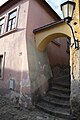 Prampouch, opěrný pilíř a schodiště v židovské čtvrti, ul. Na úbočí