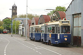 Voitures 533+987 du musée du tramway d'Amsterdam, à la gare d'Haarlemmermeer. Ces rames ont été utilisées de 1948 à 1983.