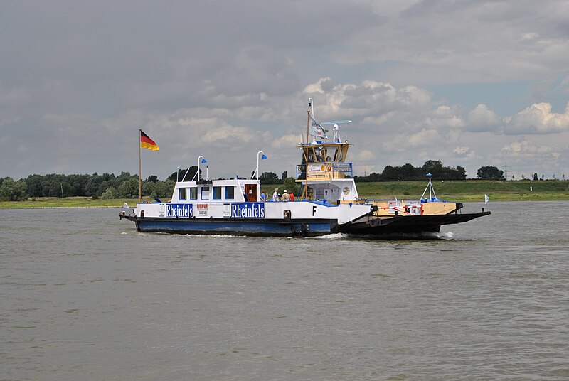 File:Duisburg, Walsum, Rheinfähre, 2012-07 CN-02.jpg